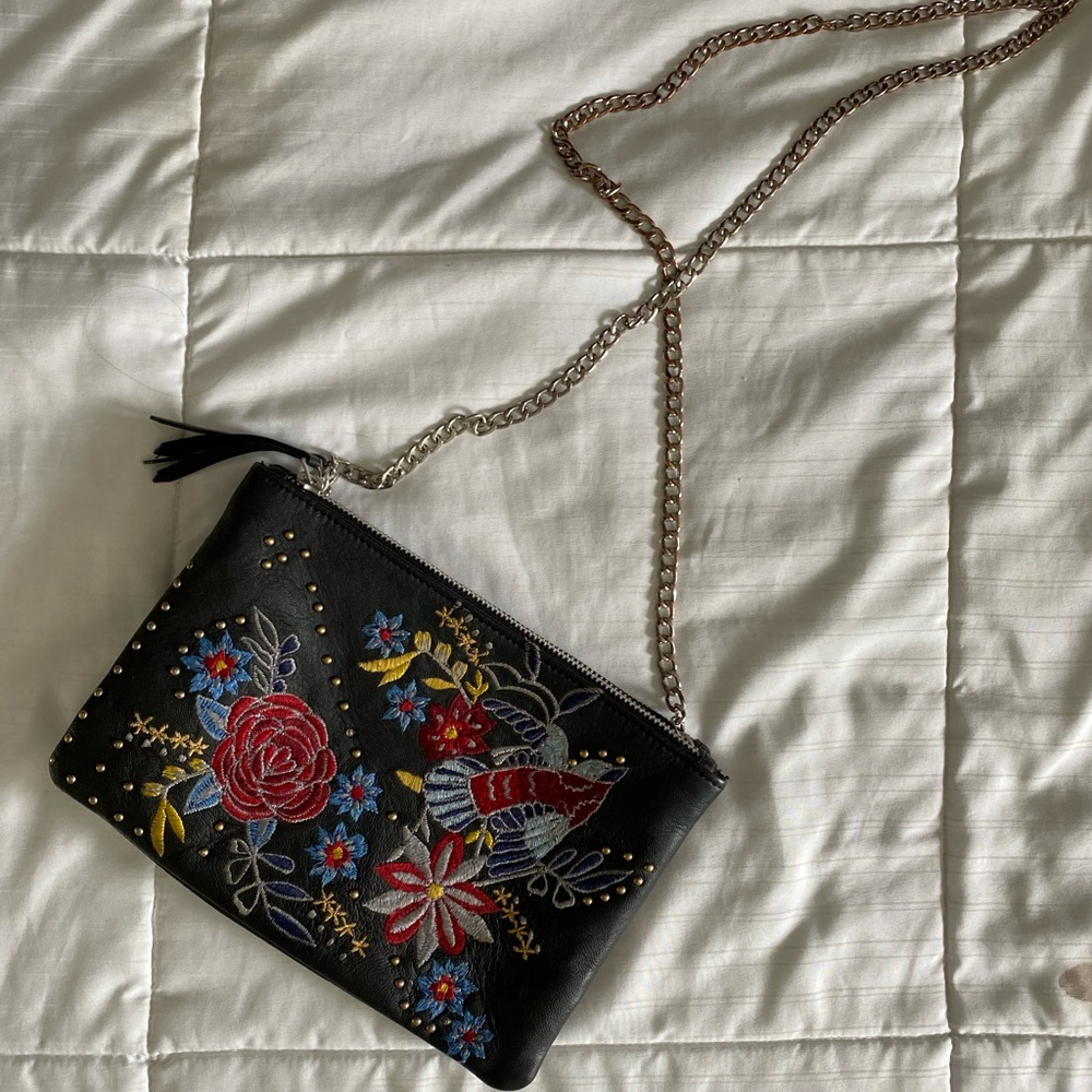 BLACK Crossbody bag!